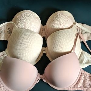 Light pink bundle bras 32D